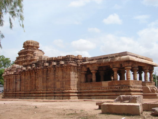 Maṇḍapa-line temple