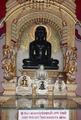 Statue of Śreyāṃsa
