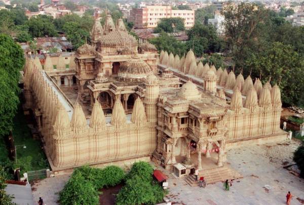 Probably the best-known Dharmanātha temple, the Hutheesing temple in Ahmedabad was completed in the 19th century. Named after its patron, the two-storey temple is famous for its intricately carved white marble. The main image is of Dharmanātha, 15th Jina