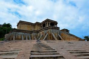 The Odegal Basti at Shravana Belgola. It is notable for its tall platform or terrace – jagatī or vedī. The terrace raises the temple structure above the ground and creates an upward approach towards the icons inside. This symbolises the path to liberation