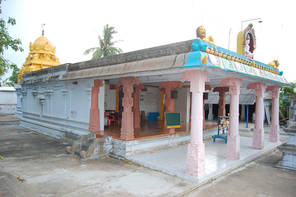 The colourful Digambara temple in Thirupanamur, Tamil Nadu. Although Jain temples vary greatly in style, most are constructed from three main architectural elements. Here, the wide, open-sided porch leads to the hall, where religious rituals take place.