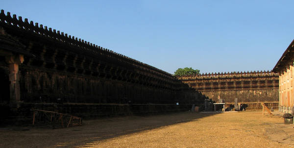 The compound wall surrounding a temple at Mudabidri in Karnataka. Known as prākāra, these walls are usually free-standing walls encircling the entire sacred temple area. Almost all Jain temples are enclosed by these high compound walls.